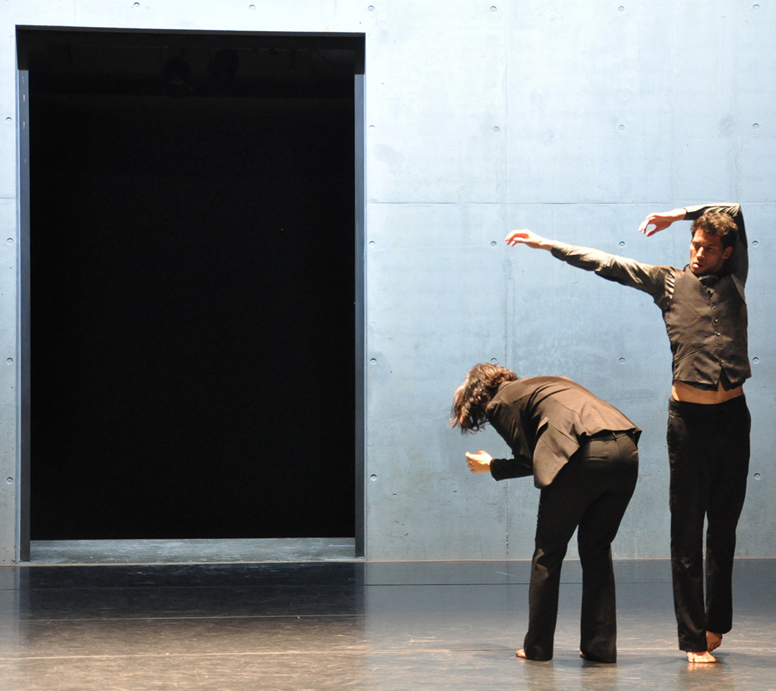 Anna Capacés and Mitchell-Lee Van Rooij in Crow's Nest by Hansel Nezza, photo by Kirsten Krans