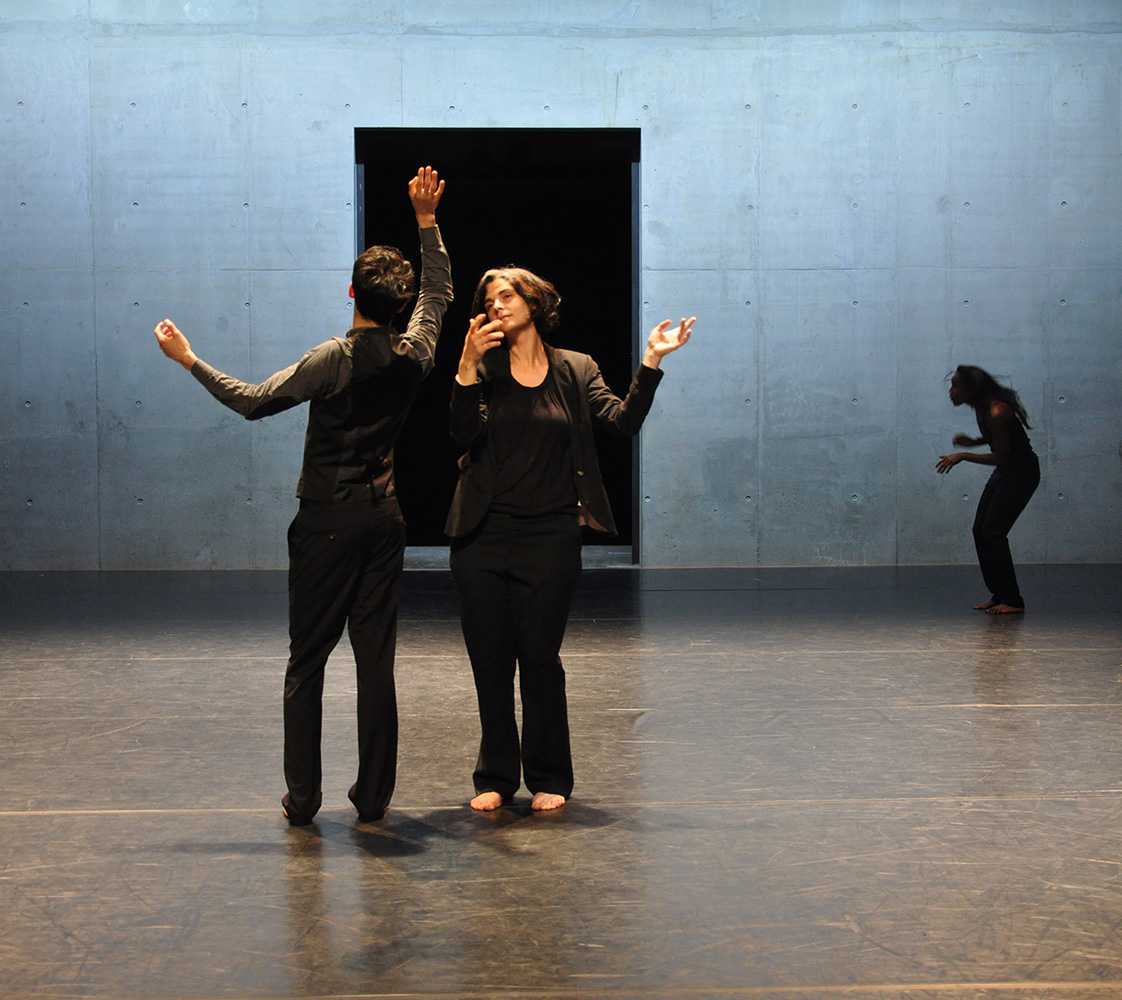 Mitchell-Lee Van Rooij, Anna Capacés and Cherish Menzo in Crow's Nest by Hansel Nezza, photo by Kirsten Krans.jpg